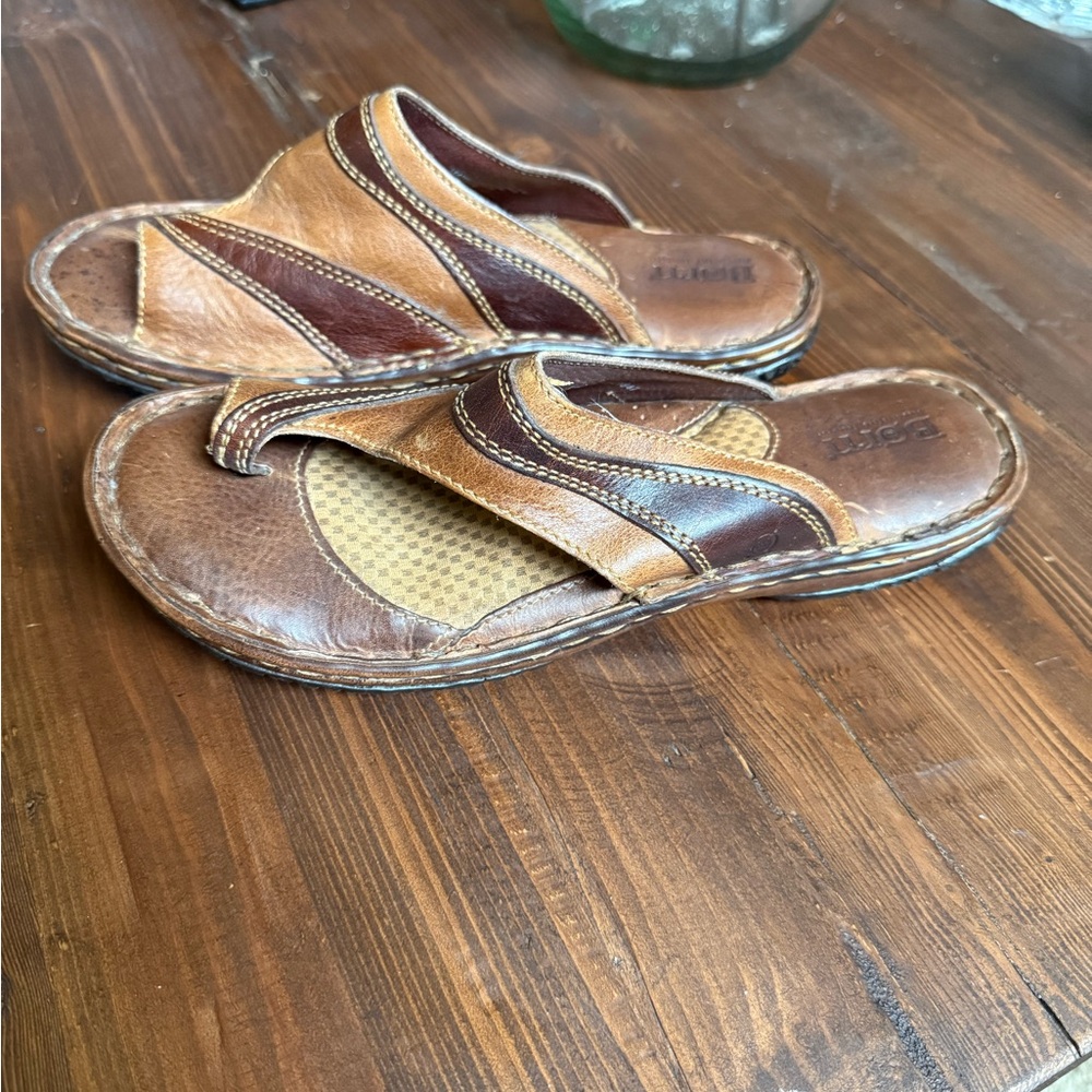 Born sandals